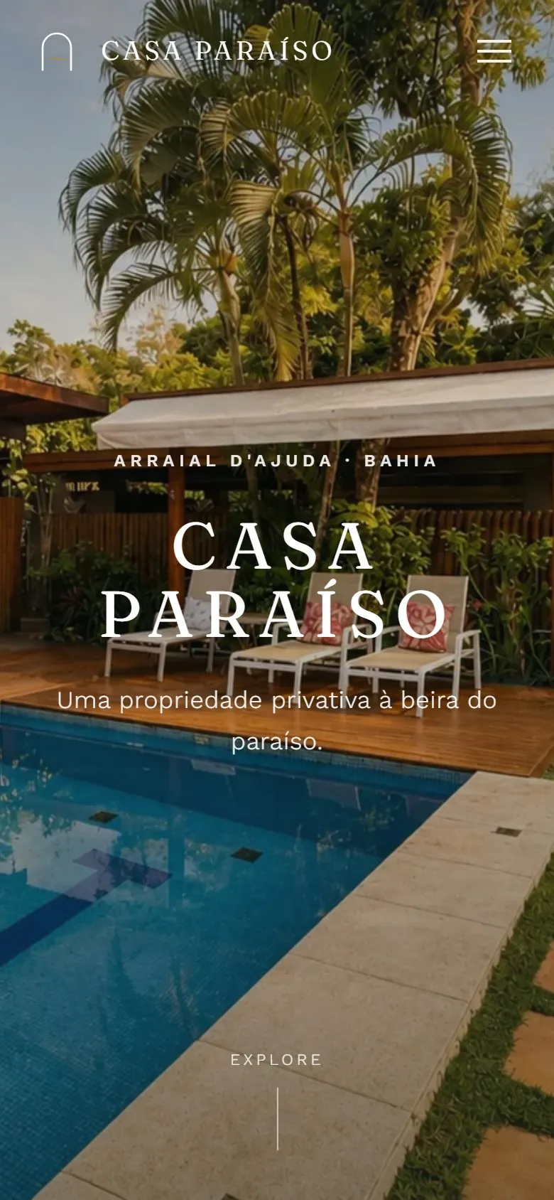 O mesmo site Casa Paraíso na tela de um celular
